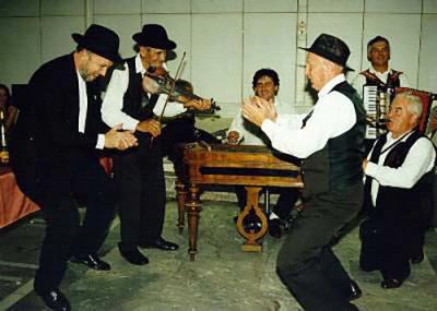 <p>After party following the concert in Cankarjev dom, 1995<br>photo: Barbara Klemenc</p>