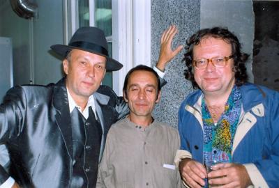 <p>Zoran Redžić (Bijelo dugme) in Darko Glavan (legendarni hrvaški kritik) v Križankah na koncertu Vlada Kreslina, 1998</p>