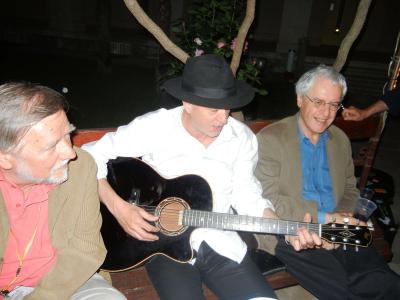<p>Sarajevski dnevi poezije, 2011<br>Otto Tolnai (Srbija), Vlado Kreslin in Charles Simić (ZDA)</p>